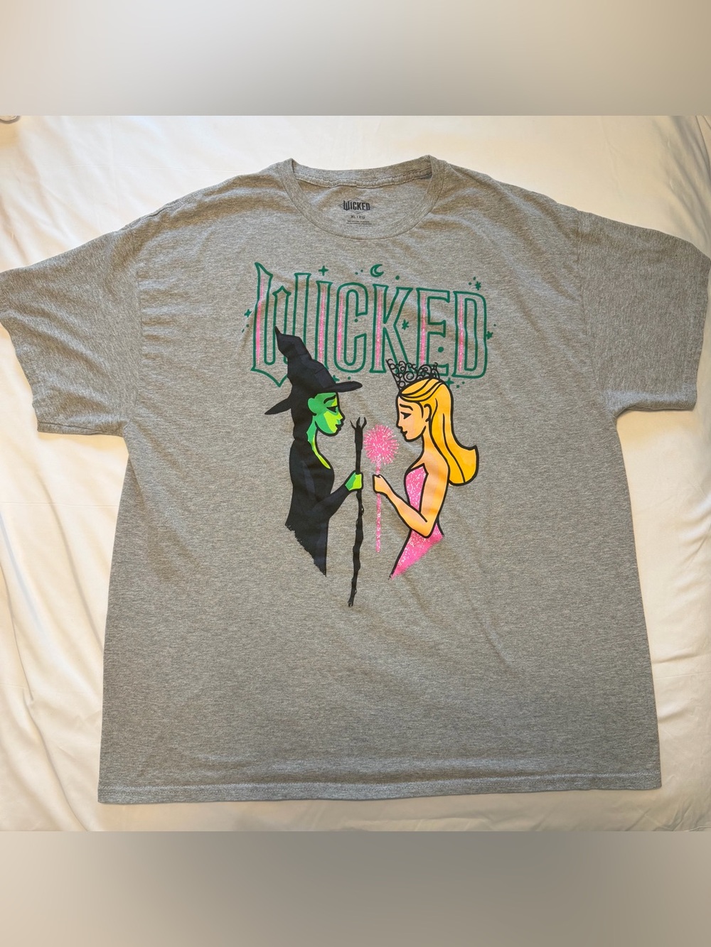 Wicked Elphaba Glinda Graphic T-Shirt Women’s XL Gray Pink Green Musical Tee